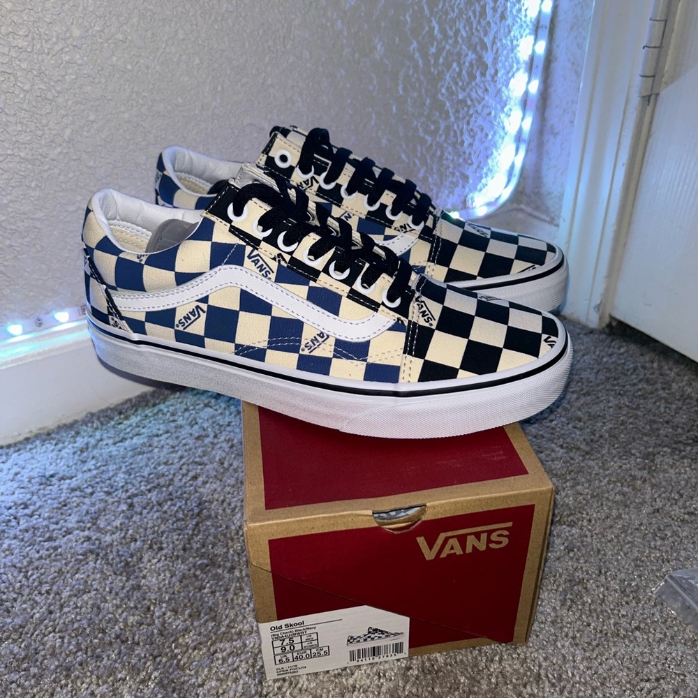 Vans Old Skool ‘Big Check Women’s 9.0 Men’s 7.5